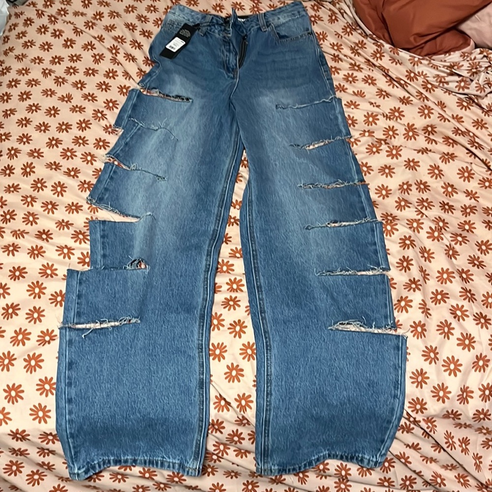 Fashion Nova Don’t play with me Crossover slashed straight leg jeans